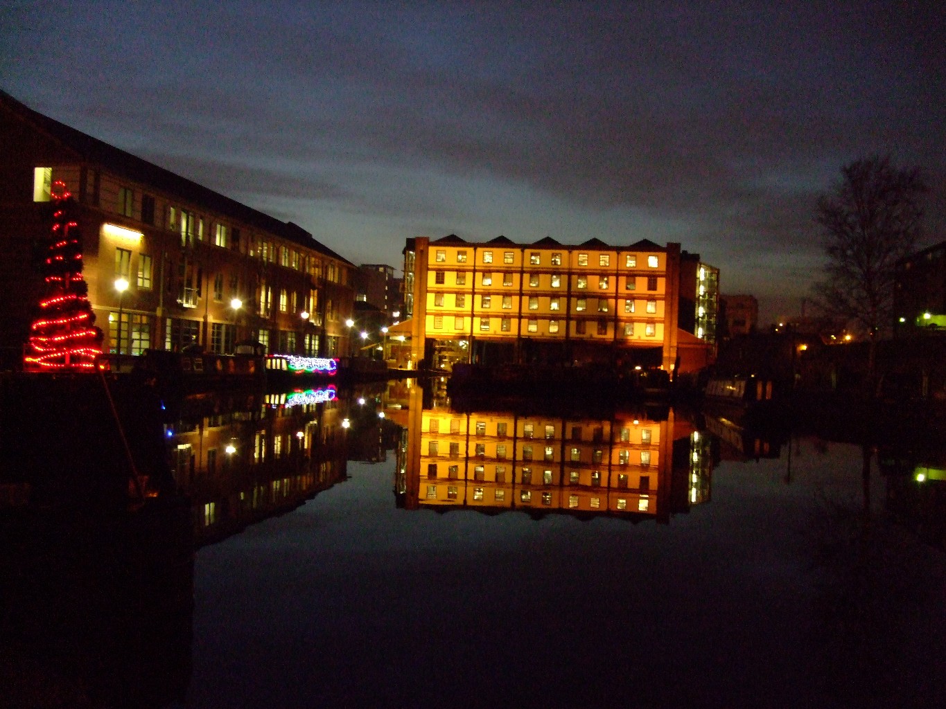 03-Victoria_Quays